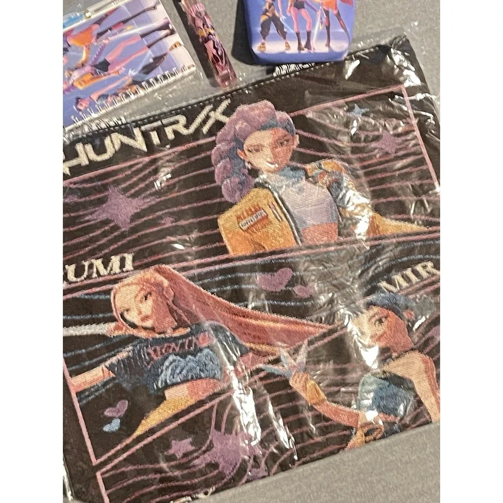 HUNTR/X K-Pop Bundle Huge Cosmetic Bag Mini Notebook Coin Purse & Perfume Set‎